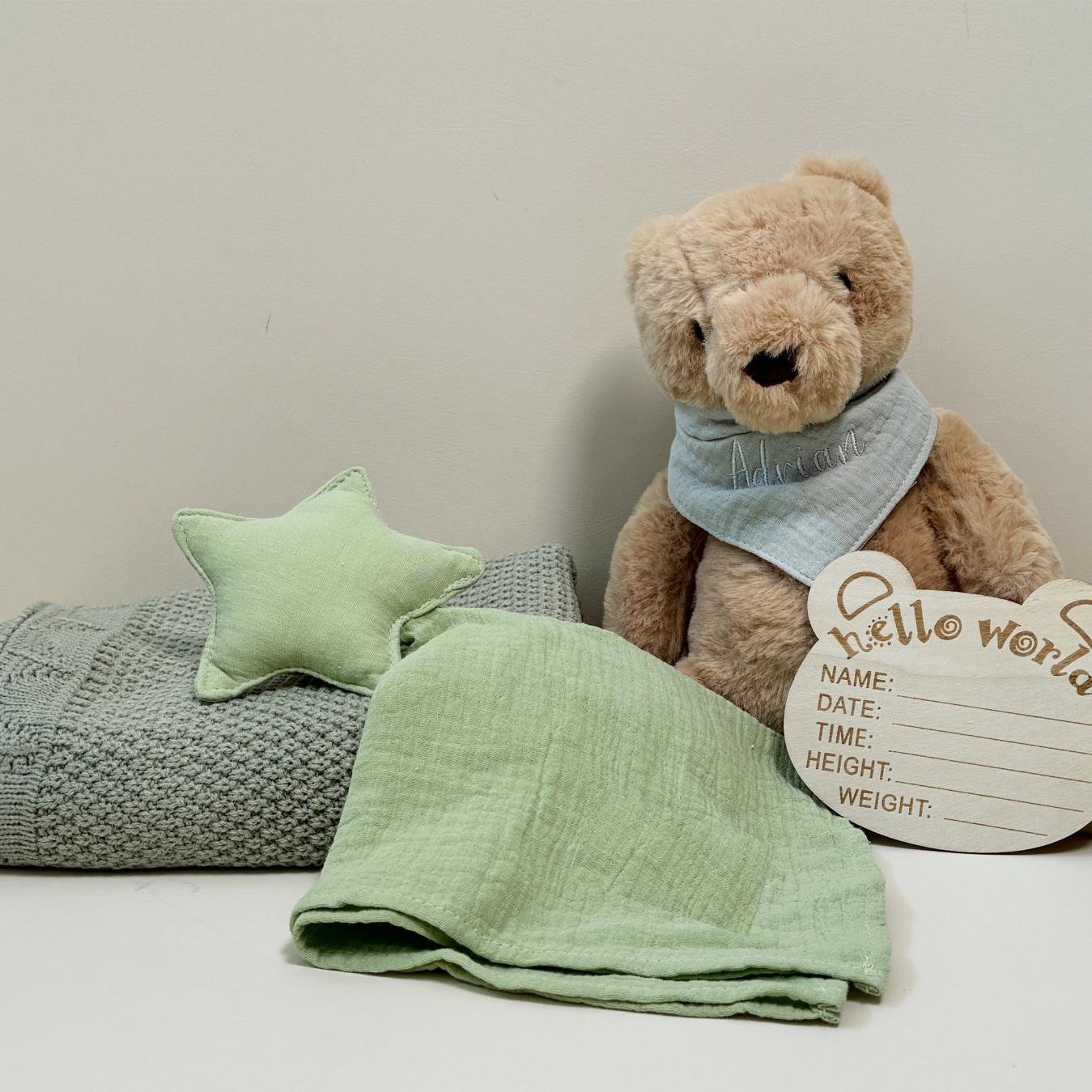 inside-baby-gift-box-dreamy-cuddle-green