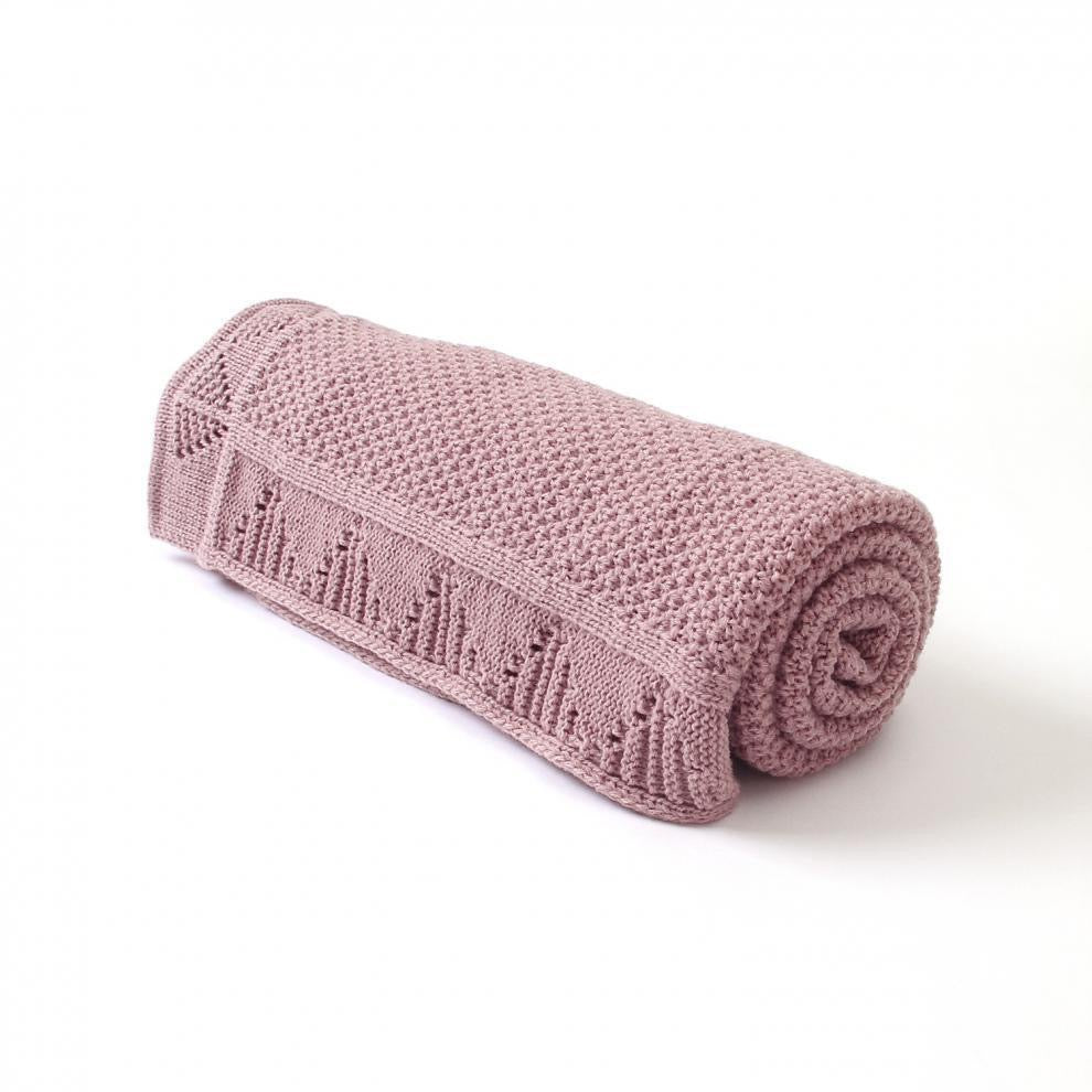 Knitted-pink-baby-blanket 